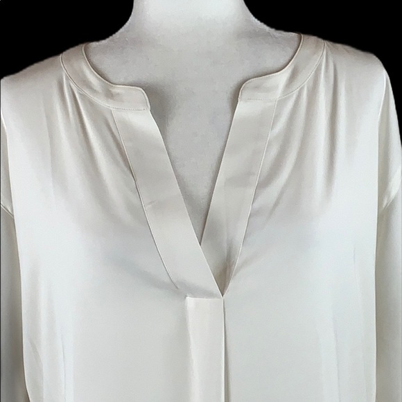 Ann Taylor V-Neck Tunic Ivory Blouse M - Picture 3 of 8